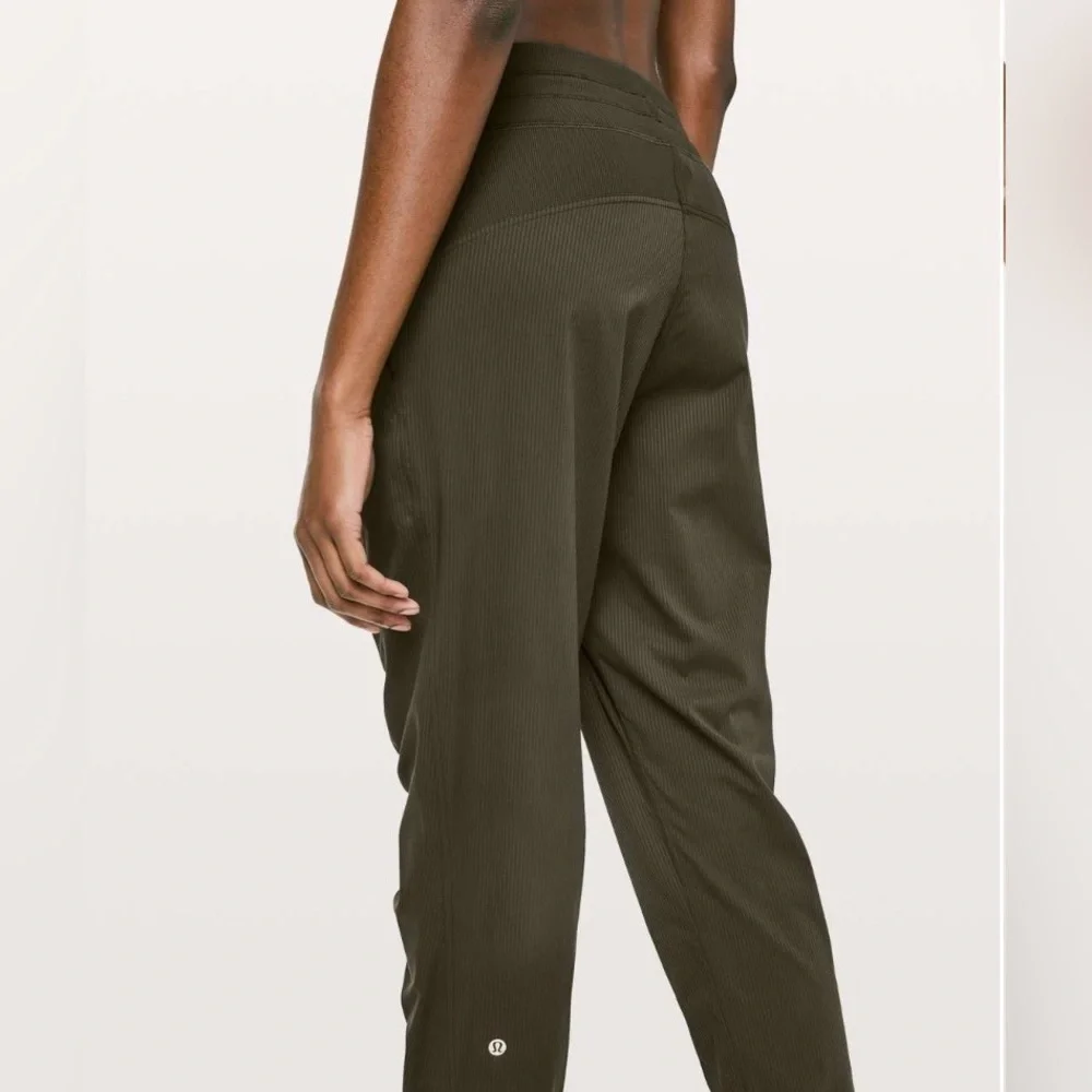 lululemon athletica effortlessly cool